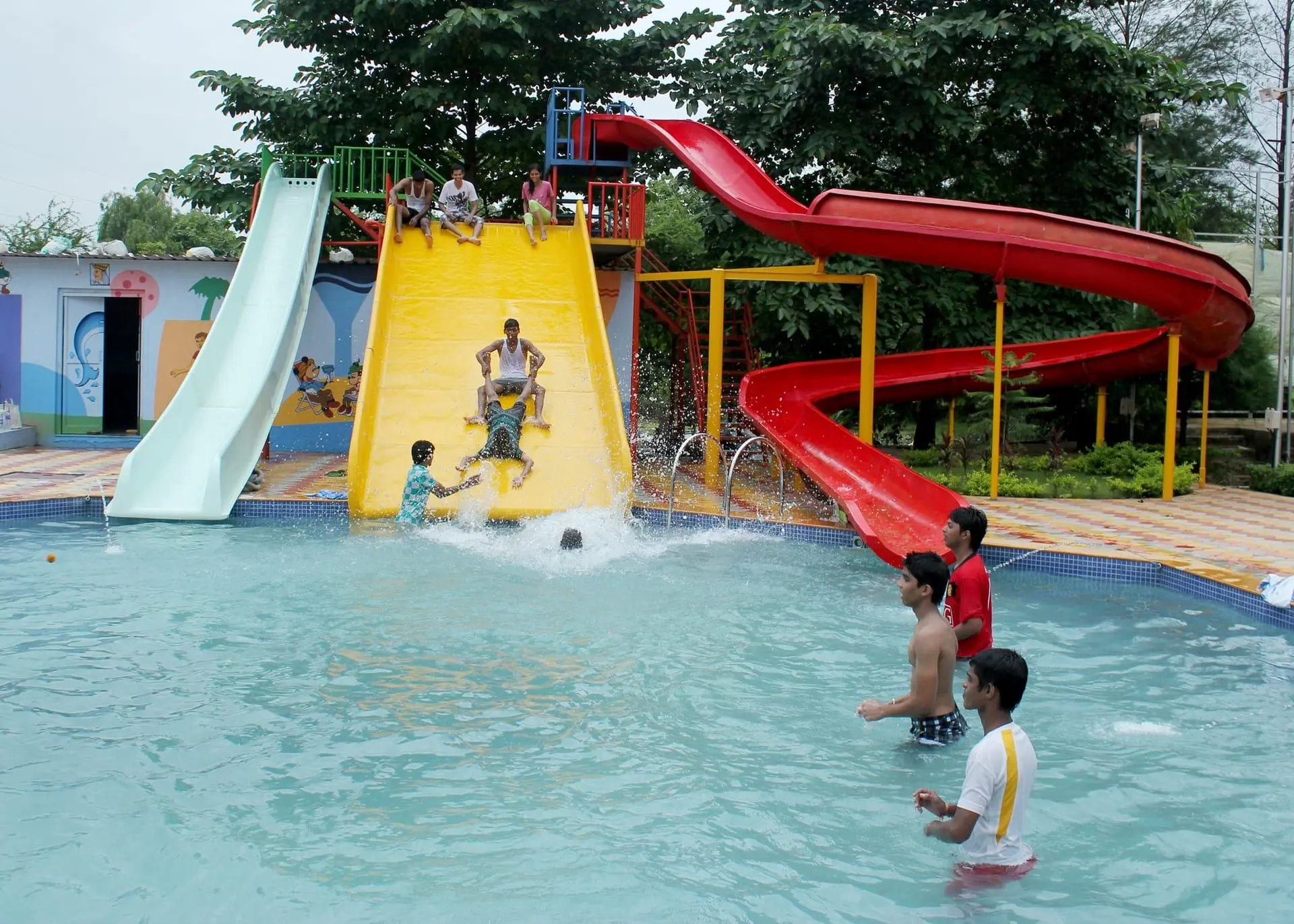 A leisure spot near Royal Heritage, Vasind (2)